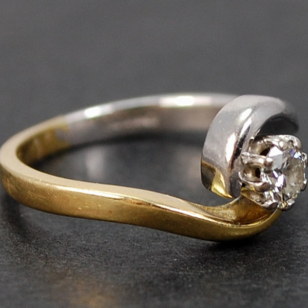 18ct 2 Colour Gold Crossover Diamond Ring
