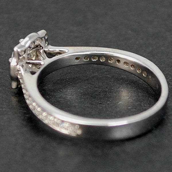 18ct White Gold Halo Diamond Cluster Ring
