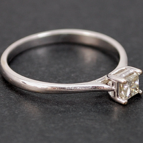 18ct White Gold Princess Cut 0.33 Carat Diamond Ring