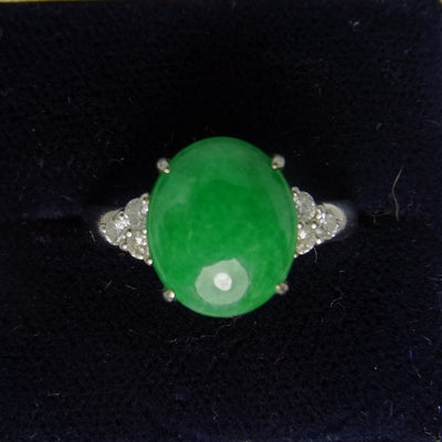 Vintage Fine Green Jade and Diamond 18ct White Gold Ring