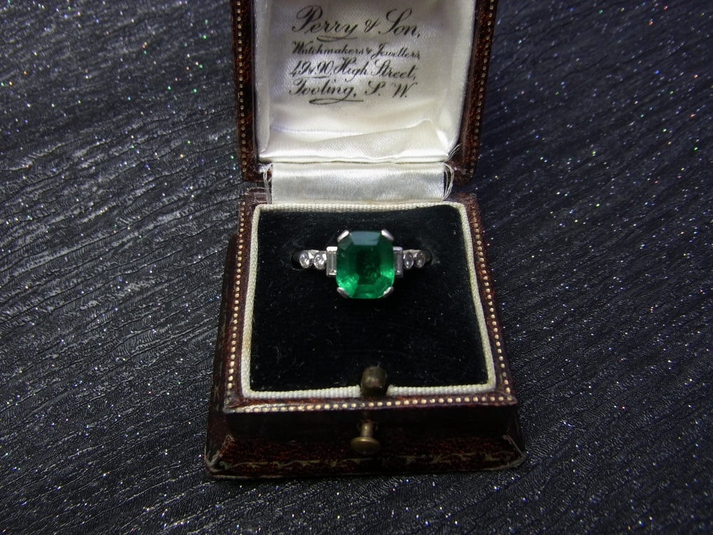 Art Deco 2.5. carat Emerald & Diamond Ring. set in Platinum